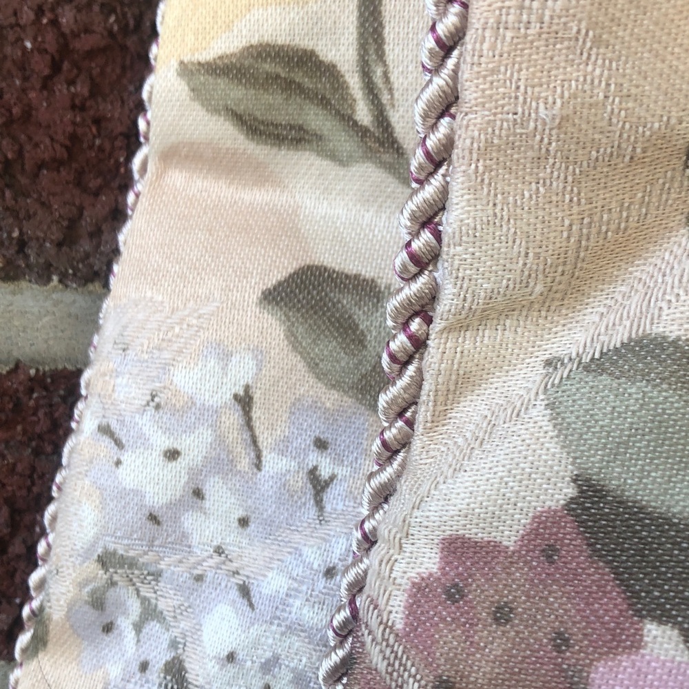 Cotswold by Croscill 2 rose jacquard standard 27” x 21” slip pillow covers EUC - Picture 4 of 7